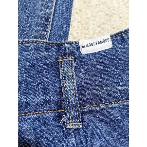 Almost Famous Women's Blue Wash High-Rise Straight-Leg Jeans Cuffed Jeans Size 9 - Picture 5 of 6